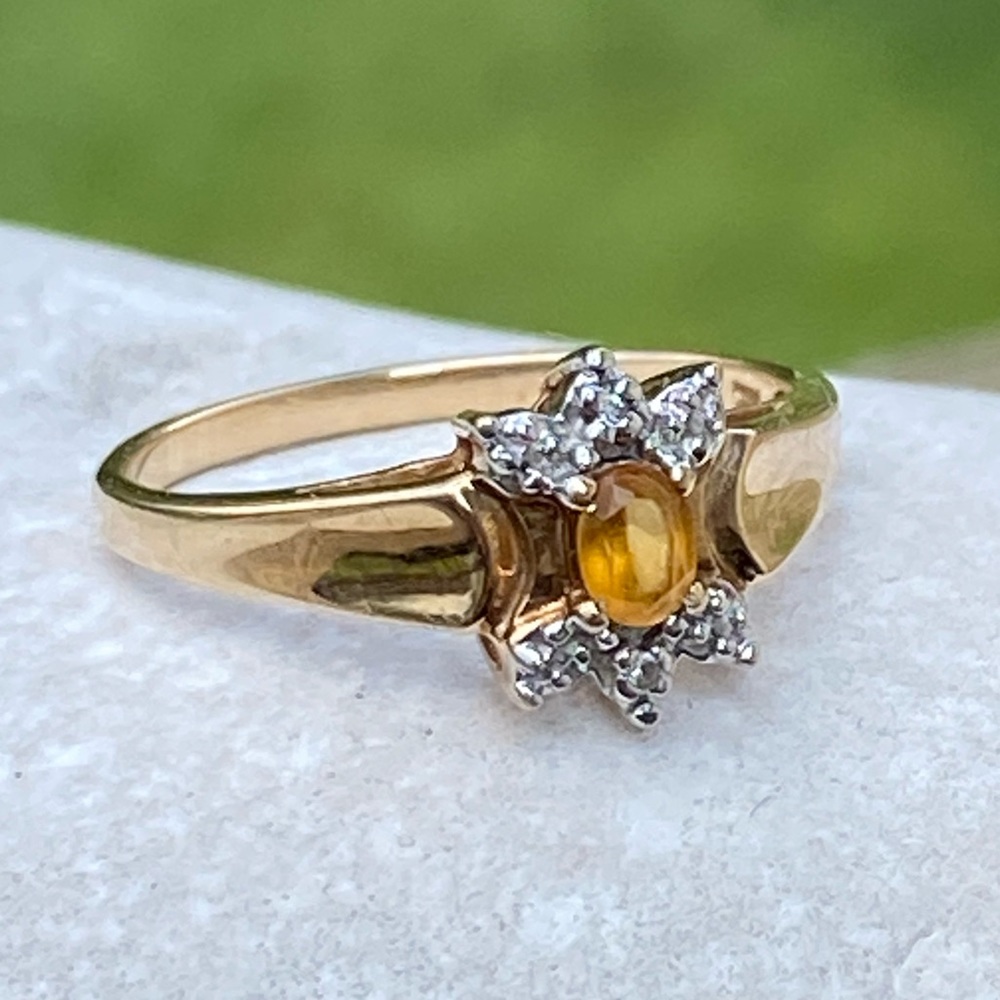 Genuine Yellow Topaz Diamond accent ring 10k yellow gold sz 7 vintage stamped